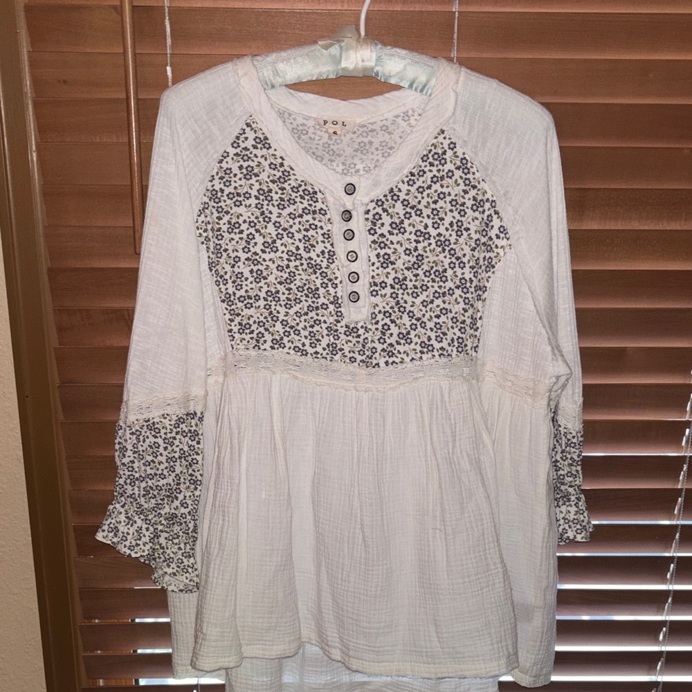 POL Cream Floral Button-Up Blouse